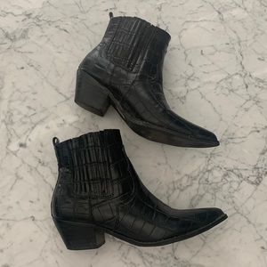 Chase + Chloe Black Heeled Chelsea Croc Snake Western Boot/Booties Size 7